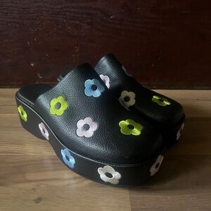 Lisa Says Gah! Dakota clog rainbow size 7.5